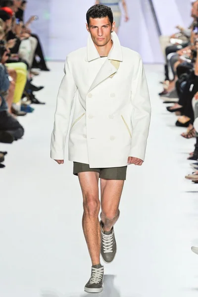 Look 3